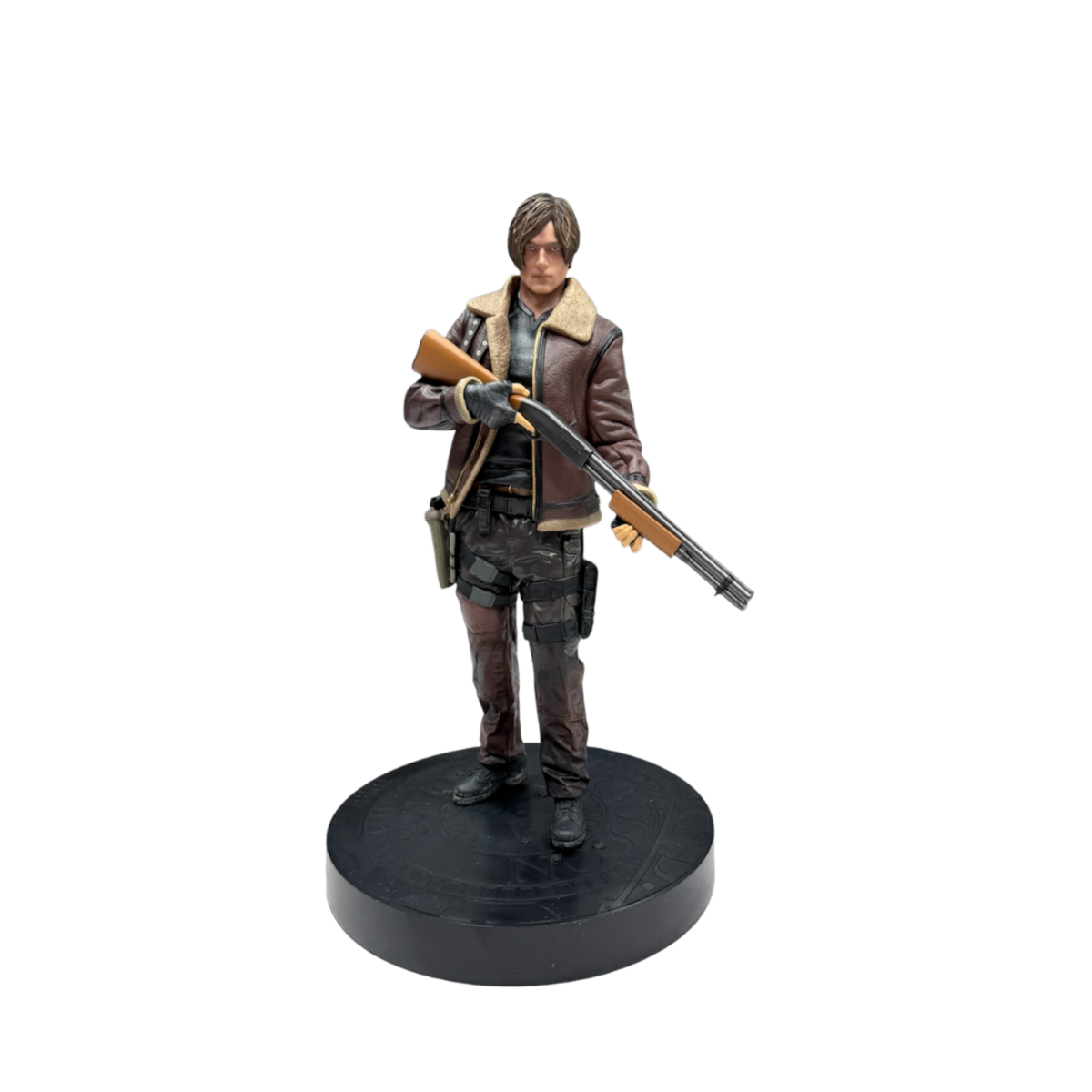 leon kennedy re4 staatue