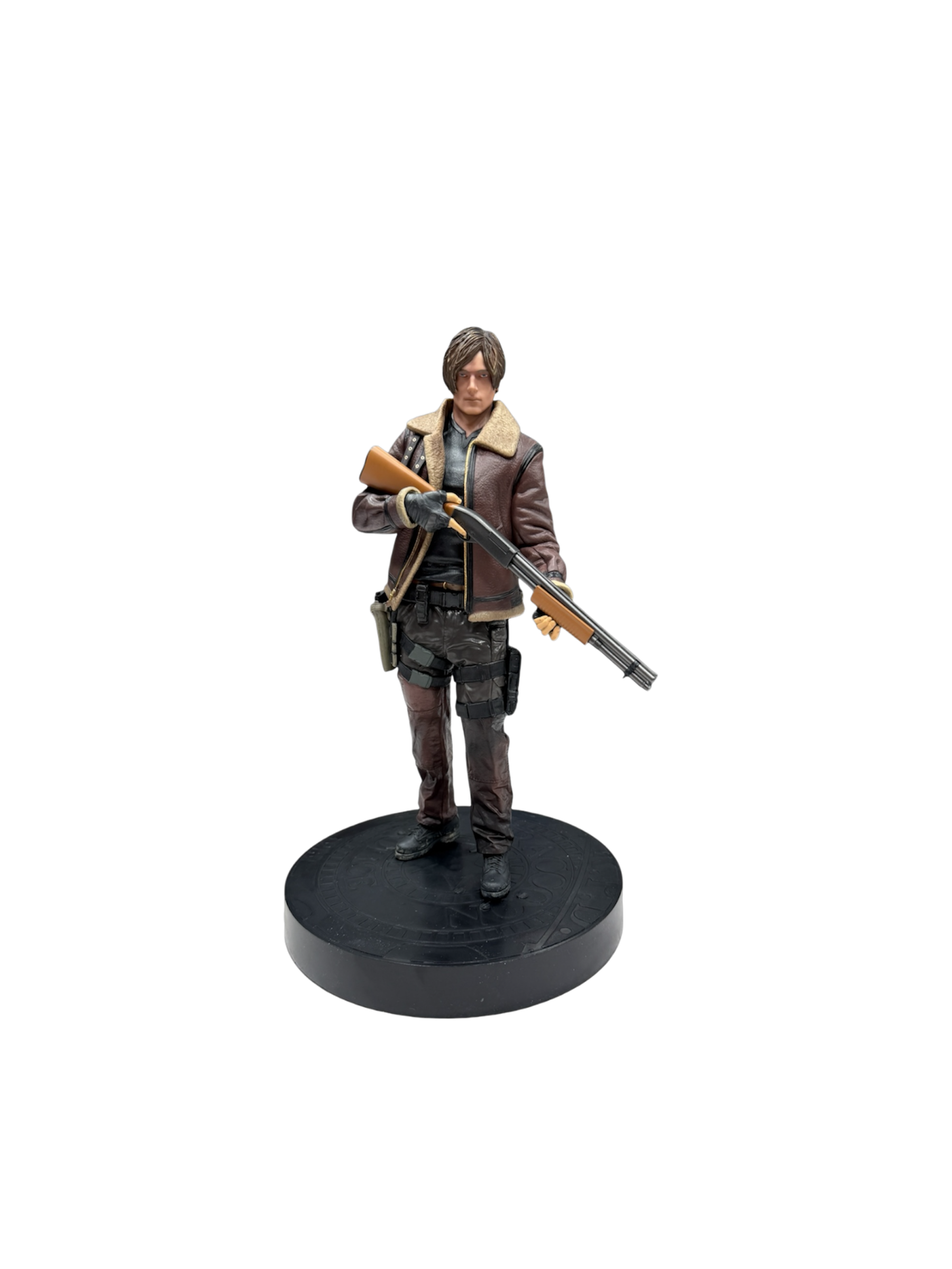 leon kennedy re4 staatue leon kennedy re4 staatue