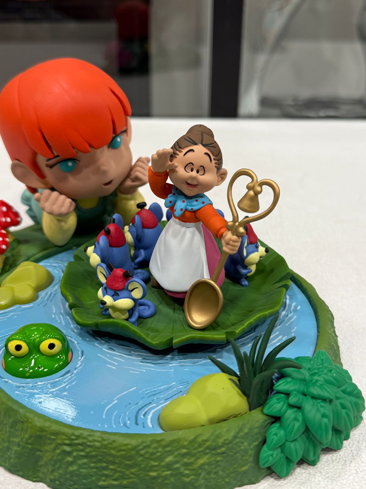 mr.s spoon (السيدة ملعقة) mr.s spoon (السيدة ملعقة)