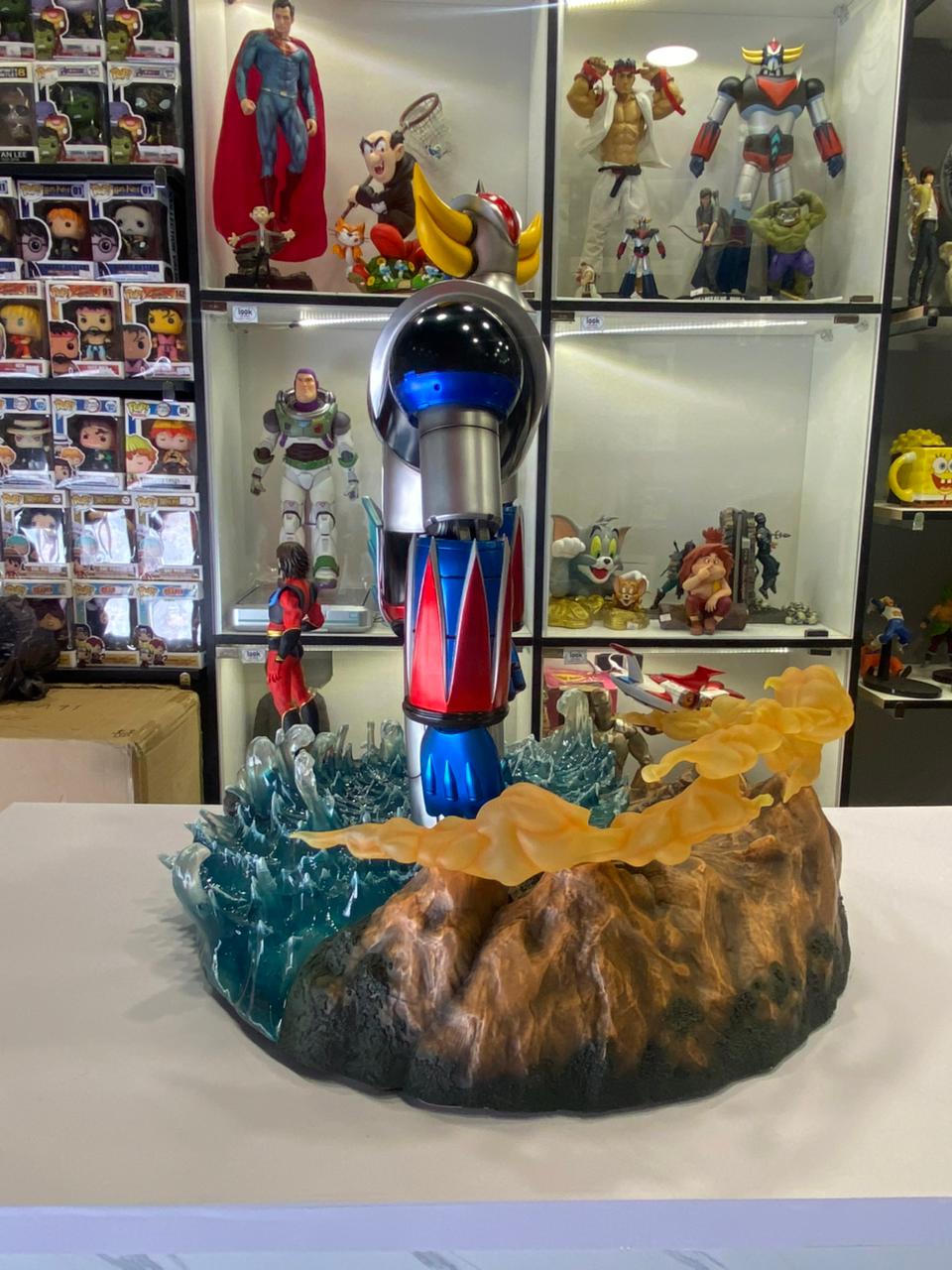 grendizer diorama statue by cartoon kingdom grendizer diorama statue by cartoon kingdom